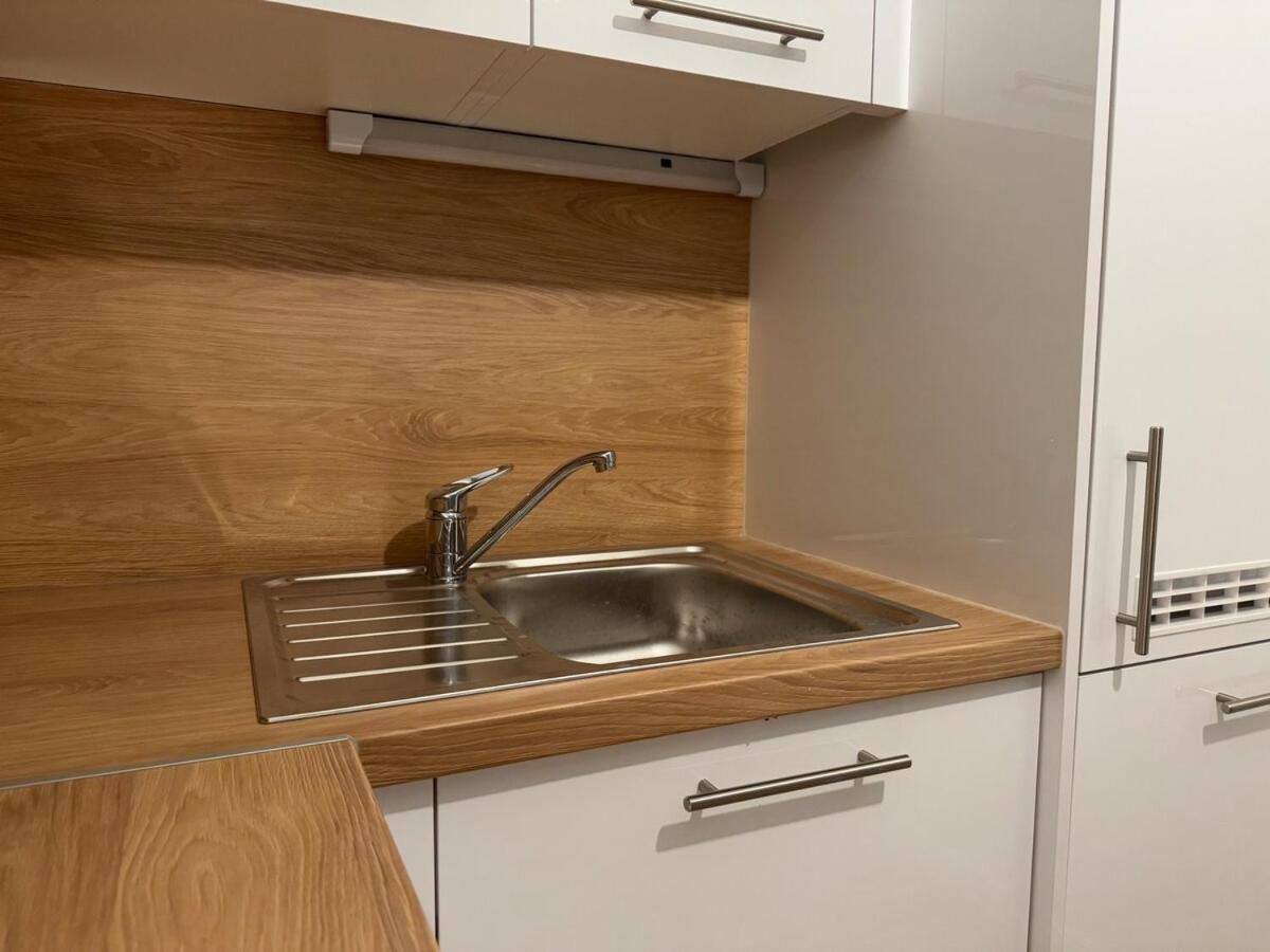 Apartment 2br, Danube, Central, U6 & S-bahn - Axara Housing Brn 33 Wien