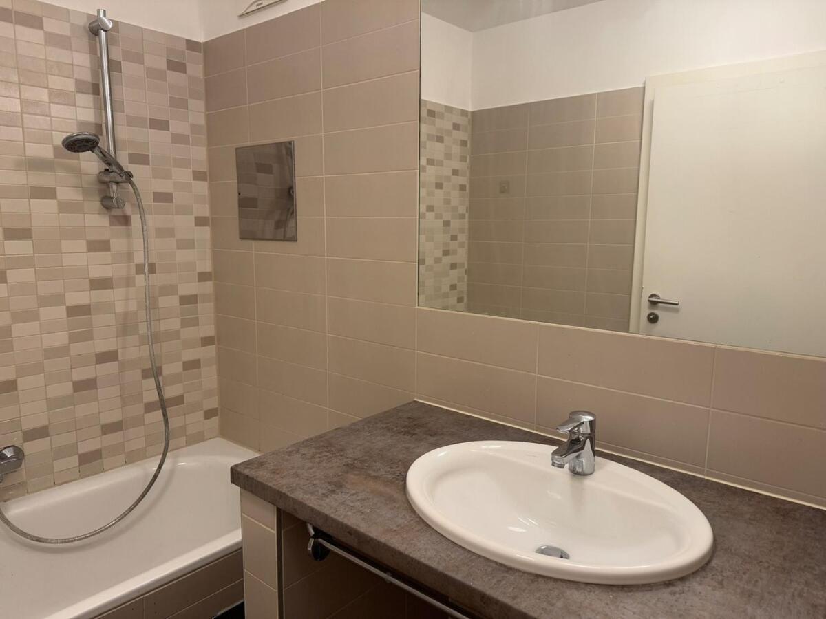 Apartment 2br, Danube, Central, U6 & S-bahn - Axara Housing Brn 33 Wien