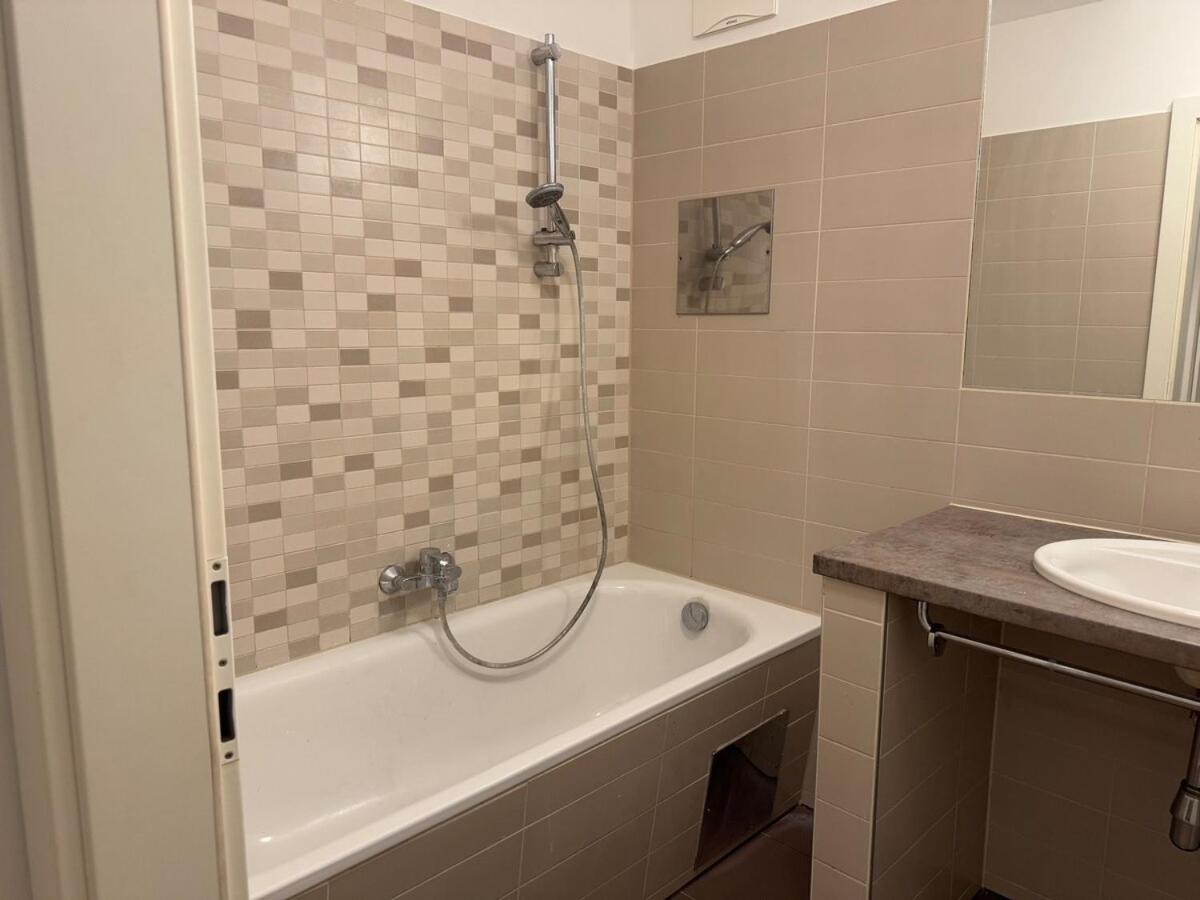 2br, Danube, Central, U6 & S-bahn - Axara Housing Brn 33 Apartment *